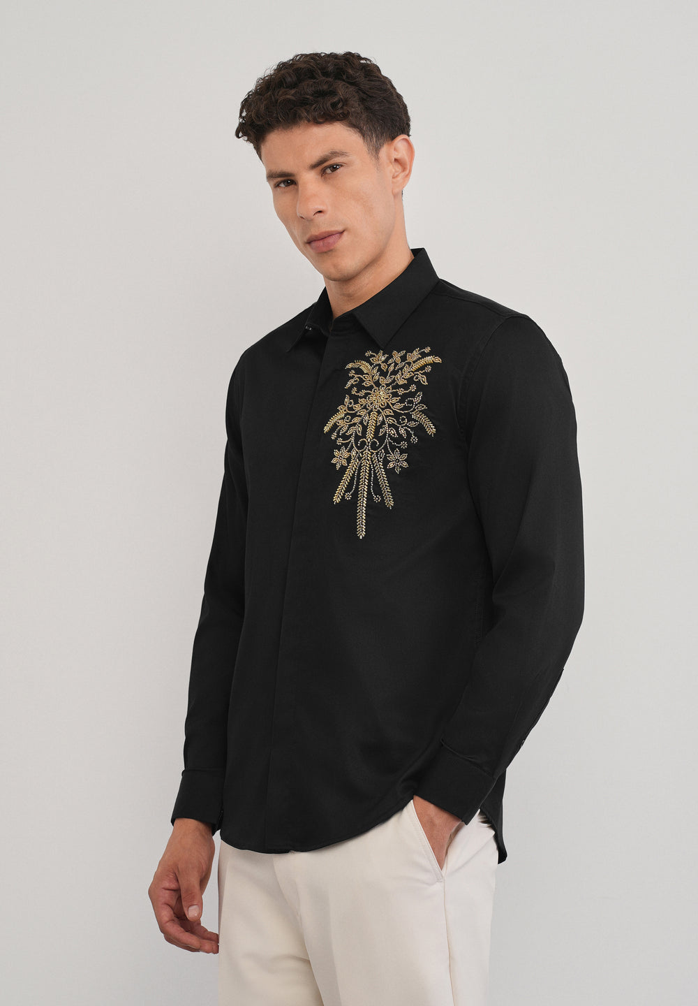 BLACK SHIRT WITH LOGO